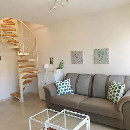 Apartamento ático Fresco Y Luminoso Con Aparcamiento Privado Nerja