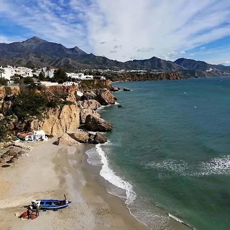 Atico Fresco Y Luminoso Con Aparcamiento Privado Apartment Nerja