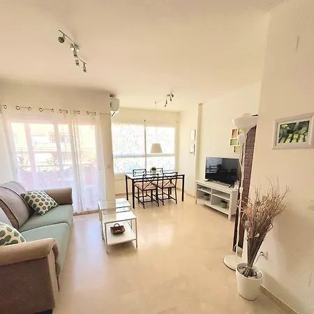 Atico Fresco Y Luminoso Con Aparcamiento Privado