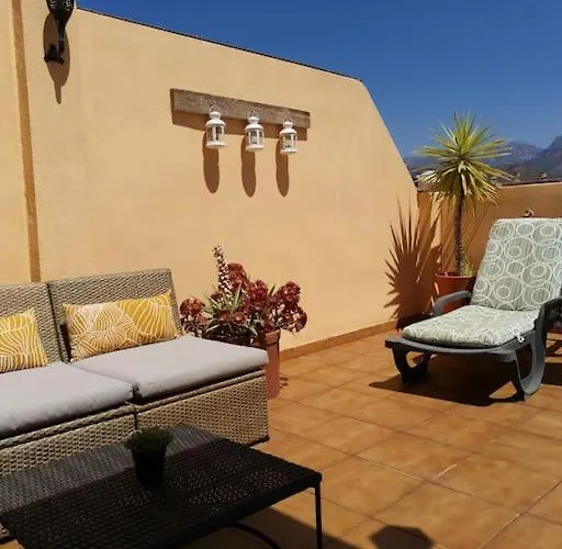 Atico Fresco Y Luminoso Con Aparcamiento Privado *