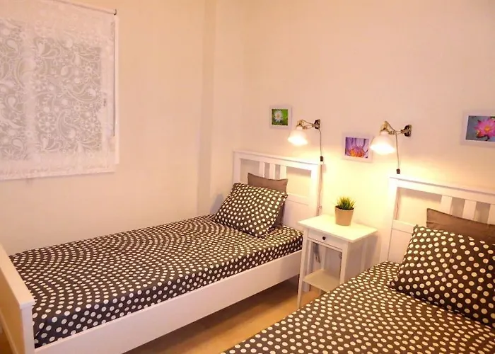 Atico Fresco Y Luminoso Con Aparcamiento Privado Apartment