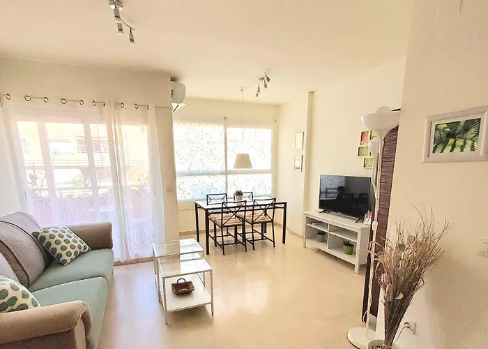 Atico Fresco Y Luminoso Con Aparcamiento Privado