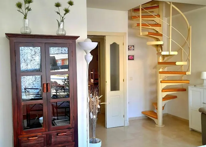 Atico Fresco Y Luminoso Con Aparcamiento Privado Апартаменти