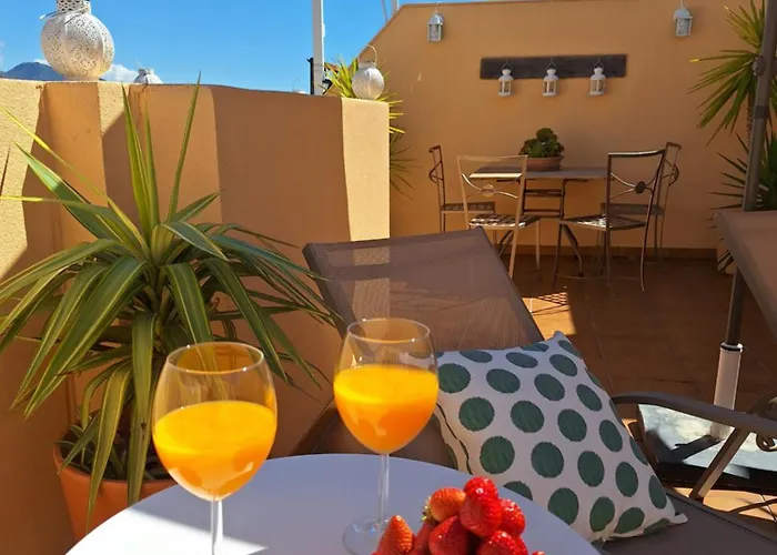 Atico Fresco Y Luminoso Con Aparcamiento Privado