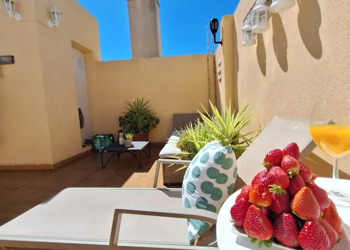 Atico Fresco Y Luminoso Con Aparcamiento Privado * Нерха