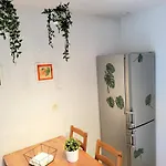 Atico Fresco Y Luminoso Con Aparcamiento Privado