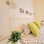 Atico Fresco Y Luminoso Con Aparcamiento Privado Apartment