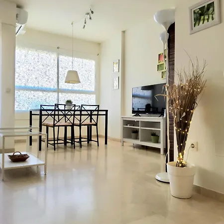 Atico Fresco Y Luminoso Con Aparcamiento Privado *